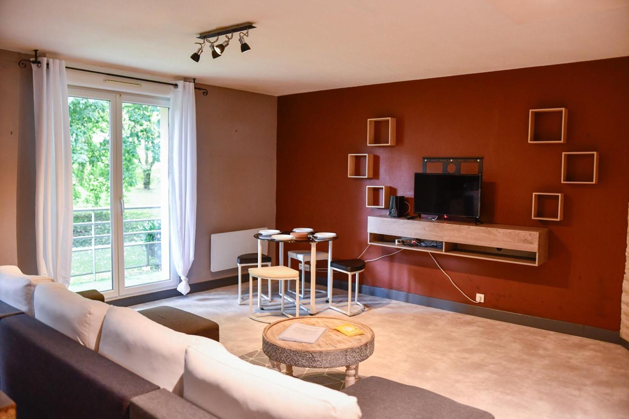 Calme Et Terrasse Privee Pres De Vichy Apartment Bellerive sur Allier Bagian luar foto